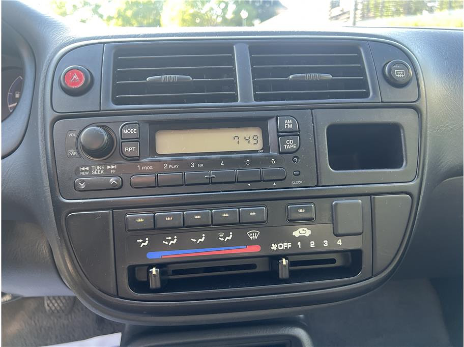 1998 Honda Civic Located at Hayes Autos Classic slide-image