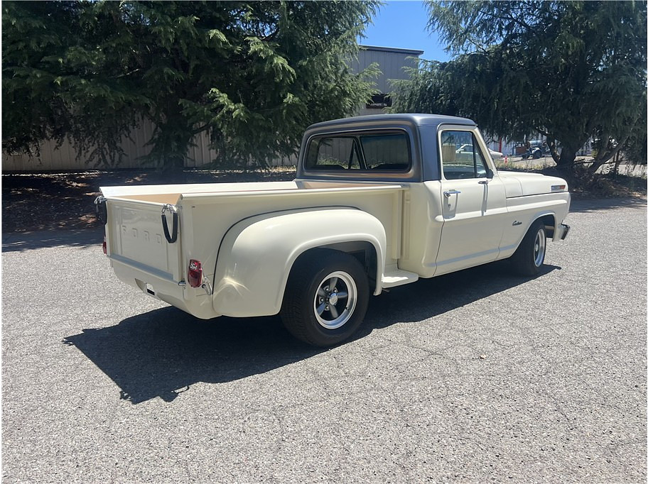 1972 Ford F-100 Located at Hayes Autos Classic light-box-slides