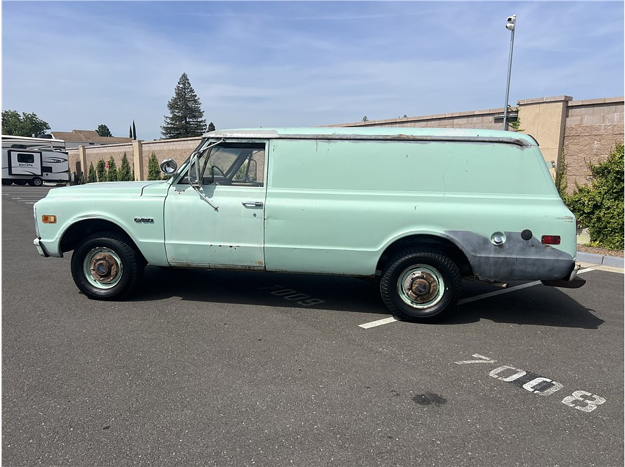 1969 Chevrolet c20 Located at Hayes Autos Classic light-box-slides