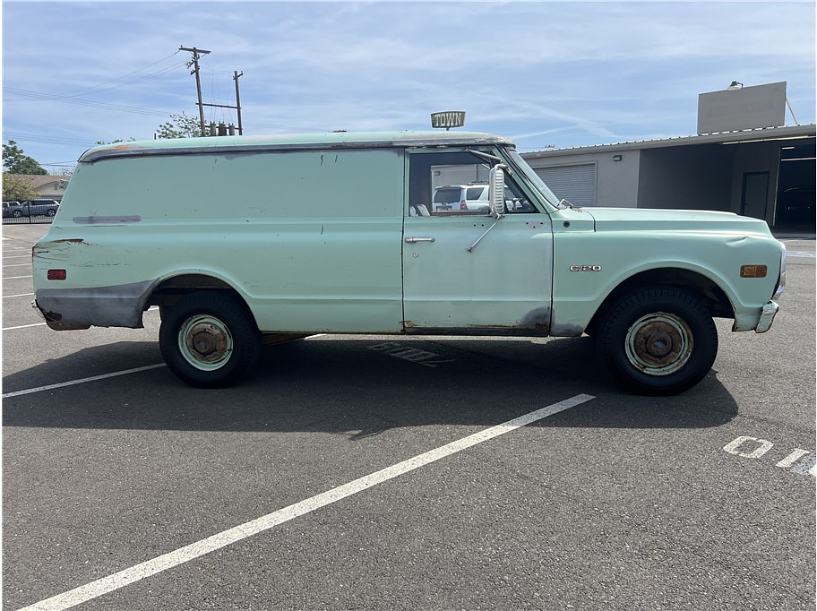 1969 Chevrolet c20 Located at Hayes Autos Classic light-box-slides