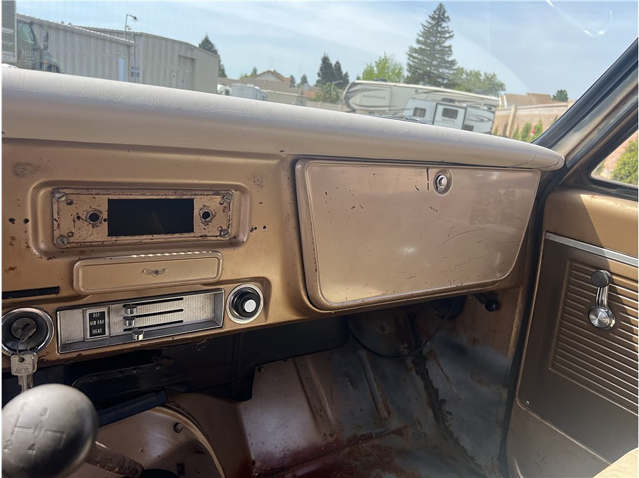 1969 Chevrolet c20 Located at Hayes Autos Classic light-box-slides