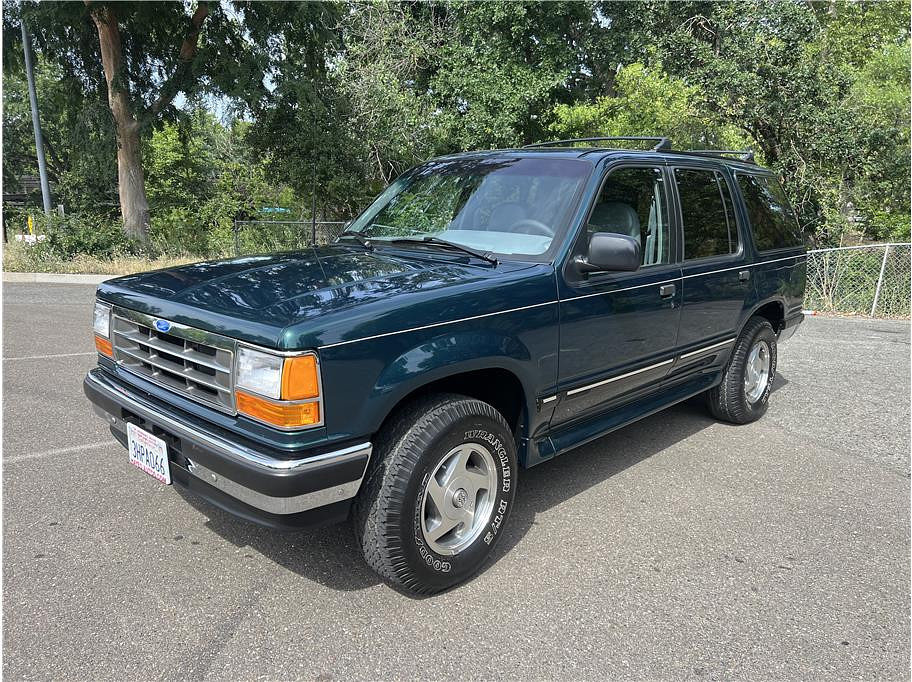 1994 Ford Explorer Located at Hayes Autos Classic light-box-slides