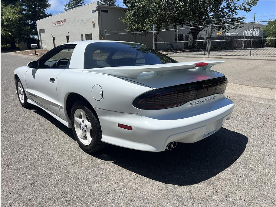 1993 Pontiac Firebird Located at Hayes Autos Classic light-box-slides