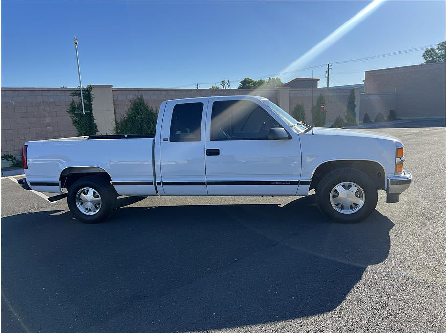 1997 Chevrolet 1500 Extended Cab Located at Hayes Autos Classic slide-image
