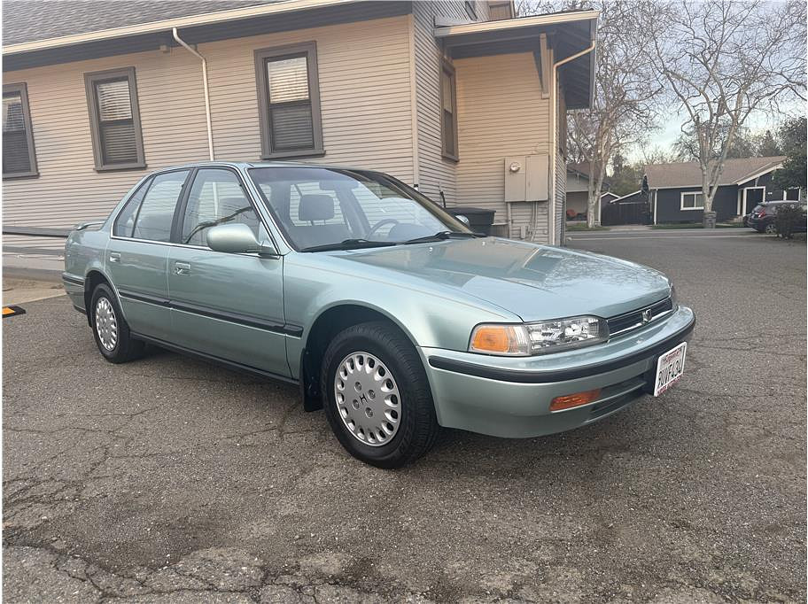 1992 Honda Accord Located at Hayes Autos Classic slide-image