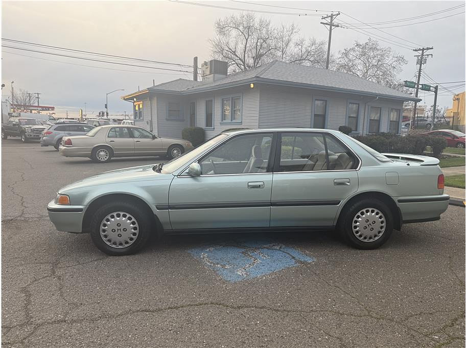 1992 Honda Accord Located at Hayes Autos Classic slide-image