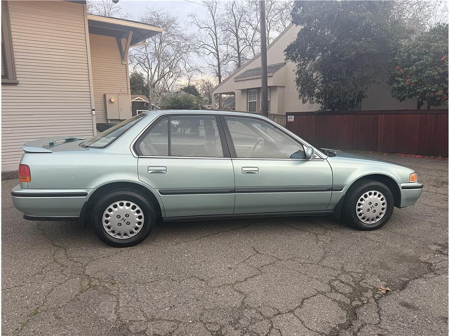 1992 Honda Accord Located at Hayes Autos Classic slide-image