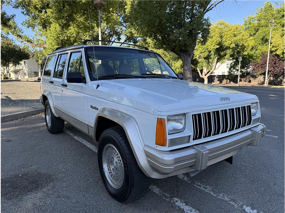1995 Jeep Cherokee Located at Hayes Autos Classic slide-image
