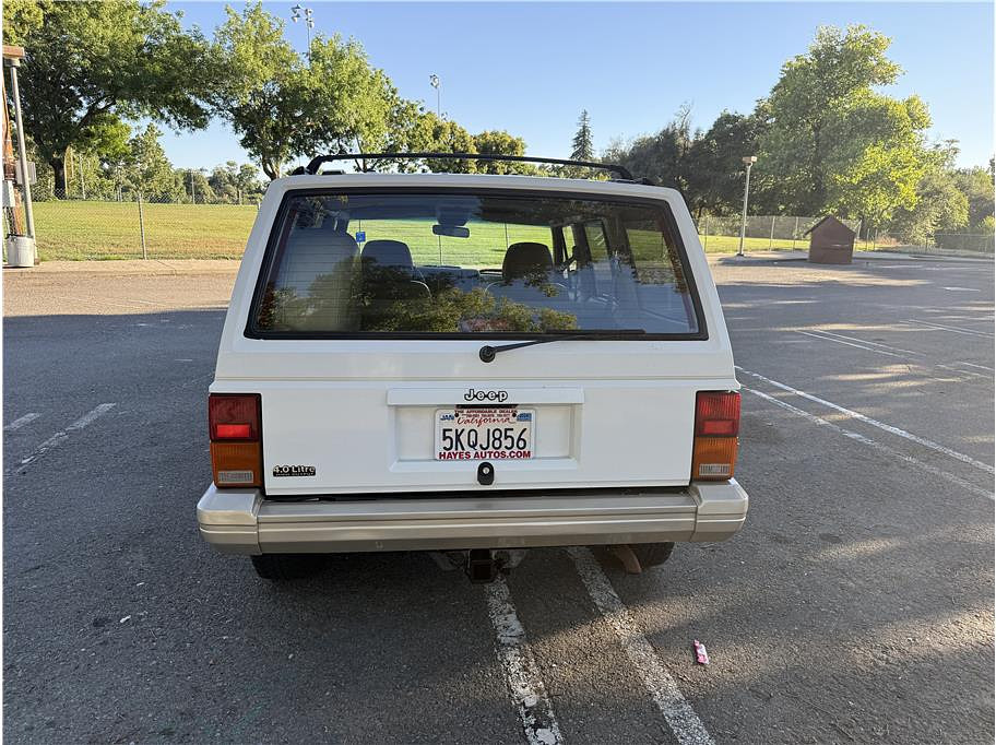 1995 Jeep Cherokee Located at Hayes Autos Classic light-box-slides