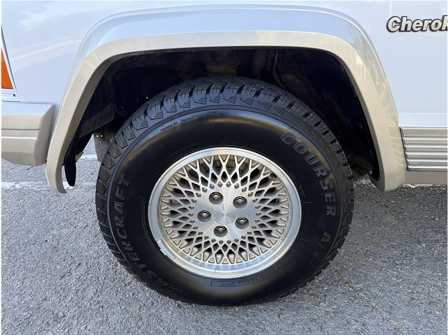 1995 Jeep Cherokee Located at Hayes Autos Classic slide-image