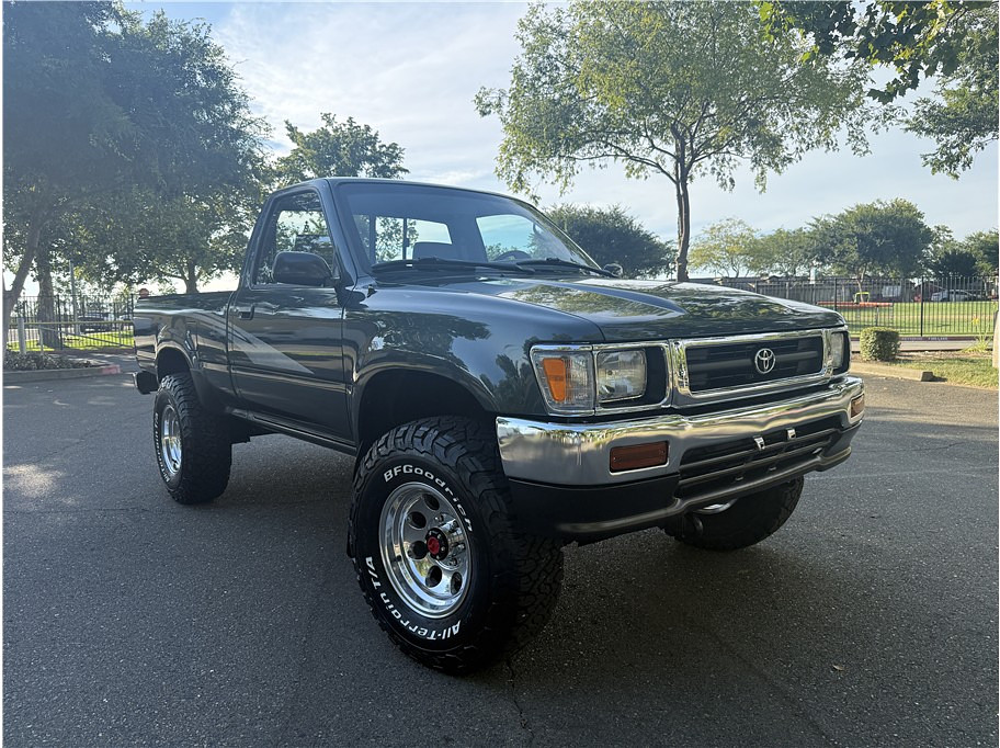 1993 Toyota Regular Cab Located at Hayes Autos Classic light-box-slides