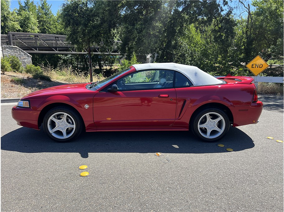 1999 Ford Mustang Located at Hayes Autos Classic light-box-slides