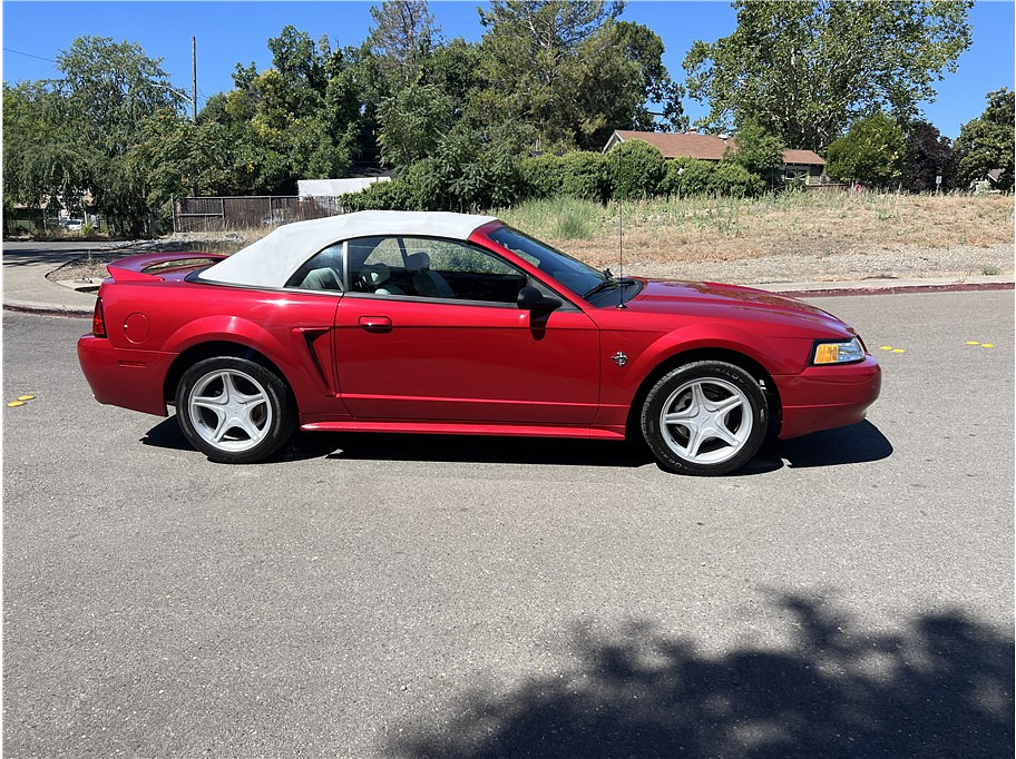 1999 Ford Mustang Located at Hayes Autos Classic light-box-slides