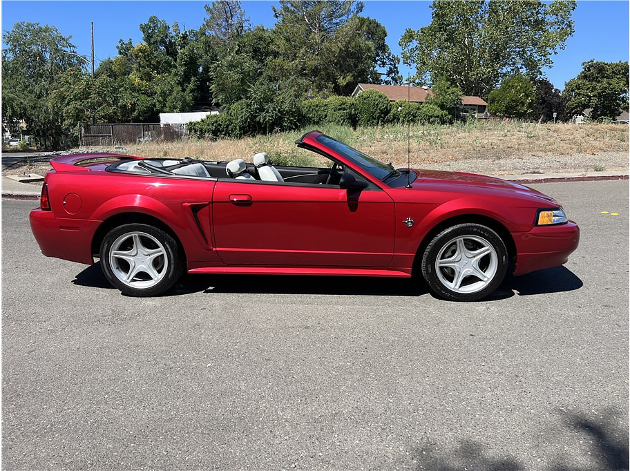 1999 Ford Mustang Located at Hayes Autos Classic light-box-slides