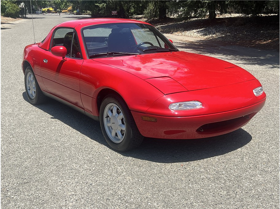 1991 Mazda MX-5 Located at Hayes Autos Classic light-box-slides