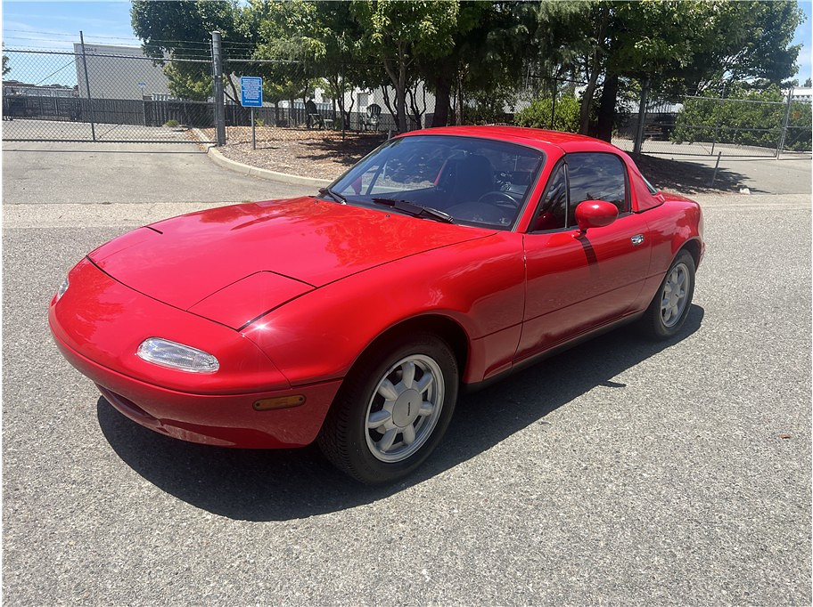 1991 Mazda MX-5 Located at Hayes Autos Classic light-box-slides