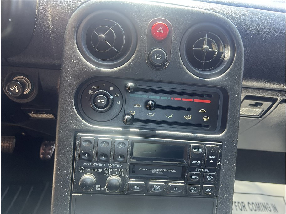 1991 Mazda MX-5 Located at Hayes Autos Classic slide-image