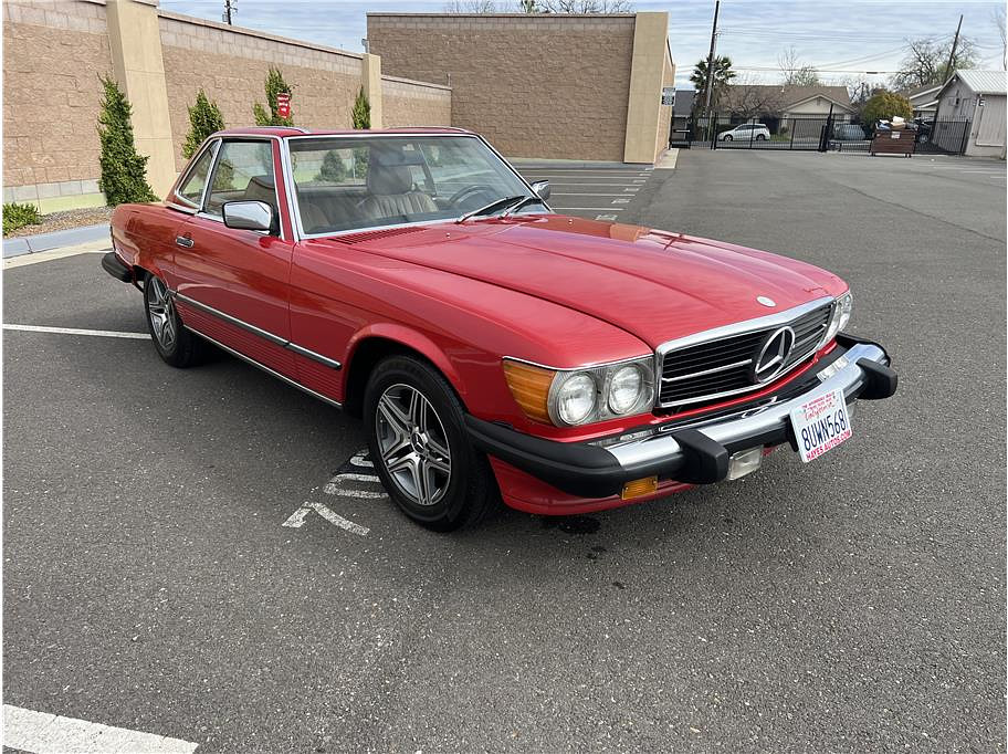 1986 Mercedes-Benz 560 Located at Hayes Autos Classic slide-image