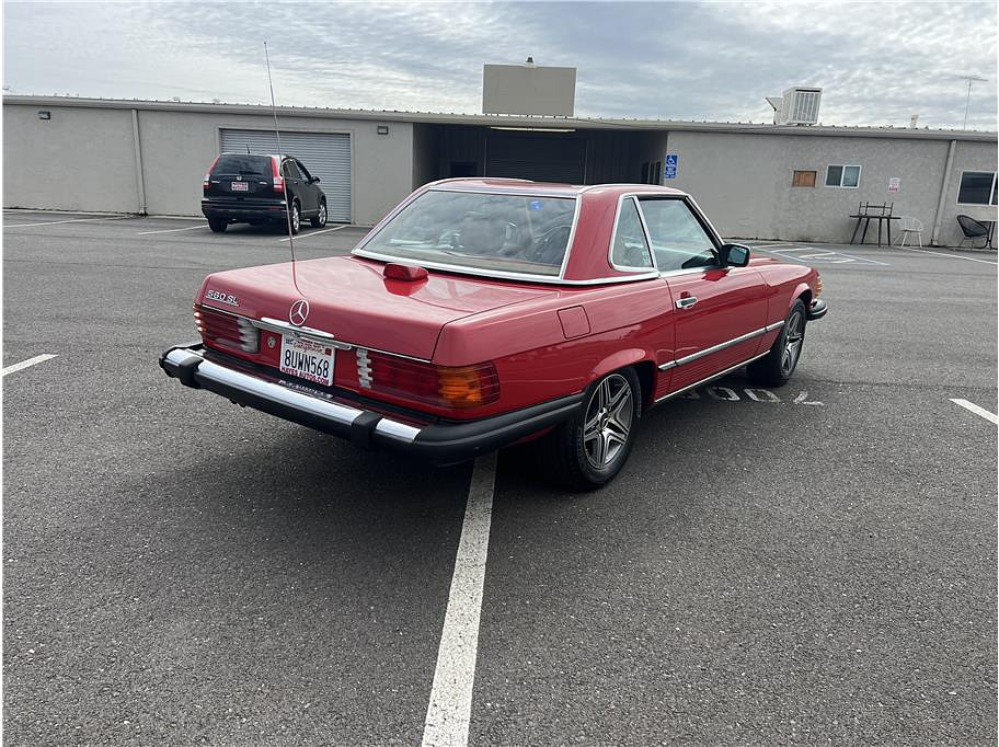 1986 Mercedes-Benz 560 Located at Hayes Autos Classic slide-image