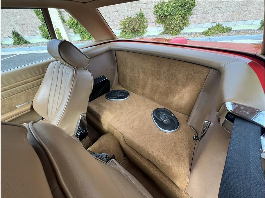 1986 Mercedes-Benz 560 Located at Hayes Autos Classic slide-image