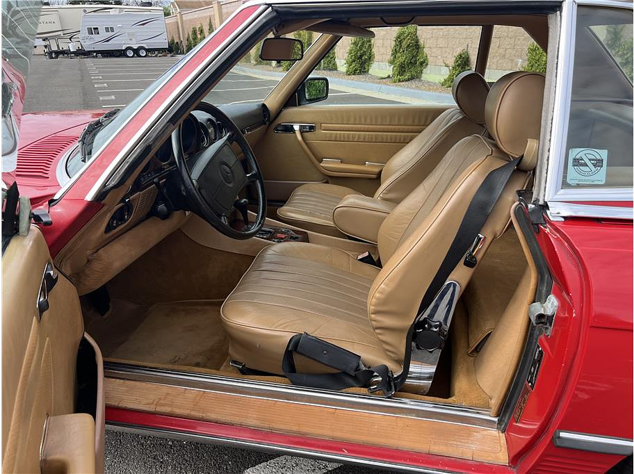 1986 Mercedes-Benz 560 Located at Hayes Autos Classic slide-image