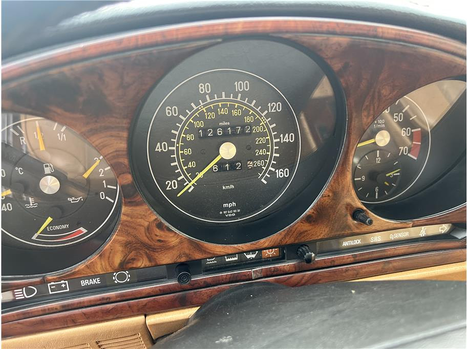1986 Mercedes-Benz 560 Located at Hayes Autos Classic light-box-slides