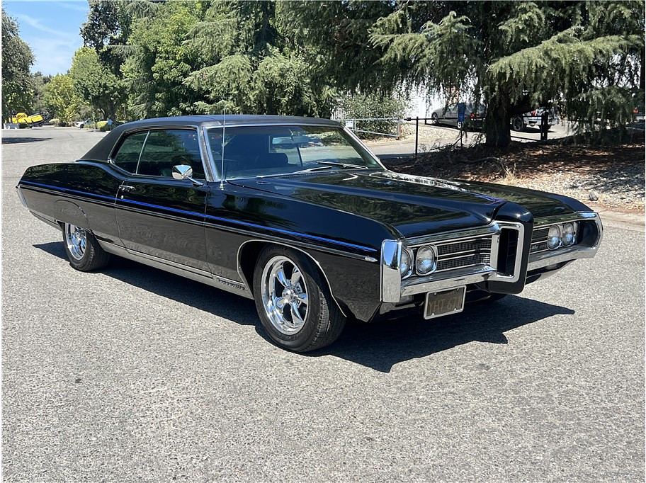 1969 Pontiac Bonneville Located at Hayes Autos Classic slide-image