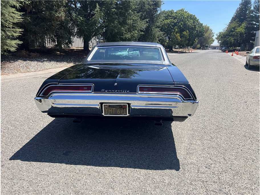 1969 Pontiac Bonneville Located at Hayes Autos Classic slide-image
