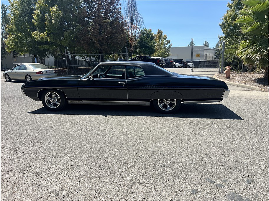 1969 Pontiac Bonneville Located at Hayes Autos Classic slide-image