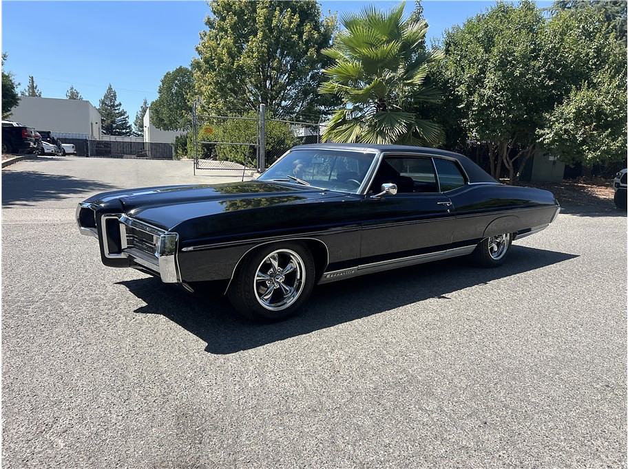 1969 Pontiac Bonneville Located at Hayes Autos Classic light-box-slides