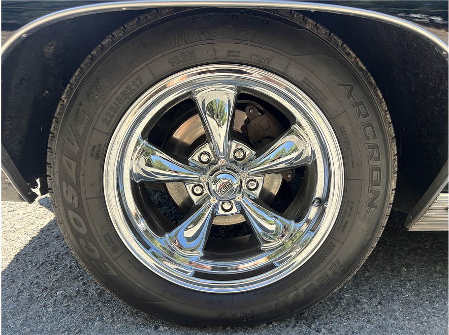 1969 Pontiac Bonneville Located at Hayes Autos Classic slide-image