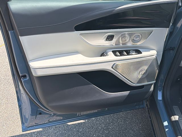 slide-image