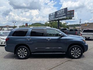 Thumbnail - 2019 Toyota Sequoia