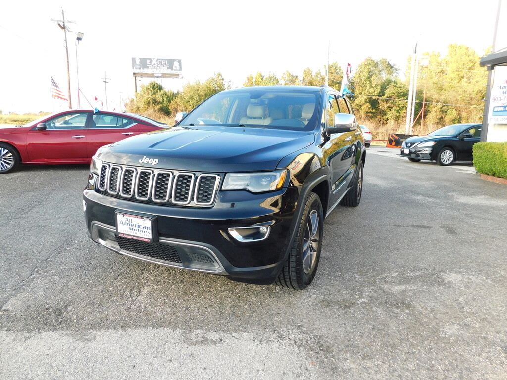 2017 Jeep GRAND CHEROKEE Located at All American Motors light-box-slides
