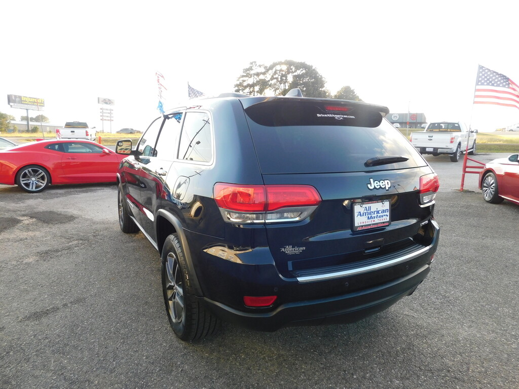 2017 Jeep GRAND CHEROKEE Located at All American Motors light-box-slides