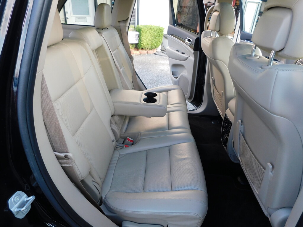 2017 Jeep GRAND CHEROKEE Located at All American Motors slide-image