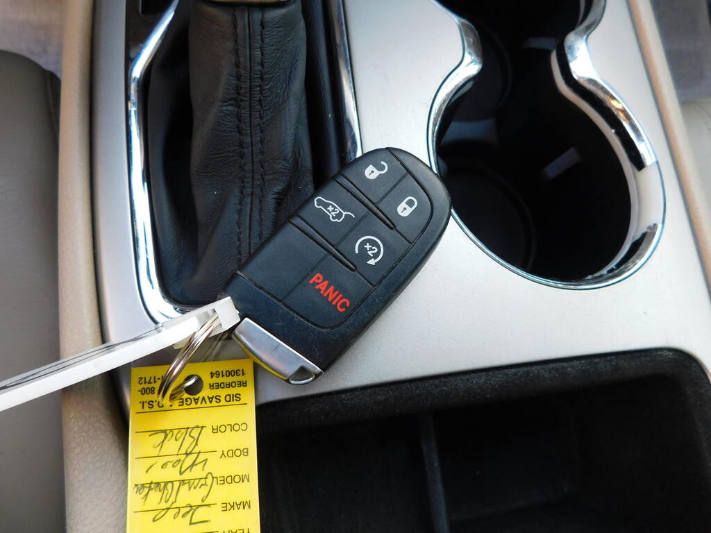 2017 Jeep GRAND CHEROKEE Located at All American Motors light-box-slides