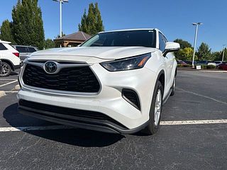 Thumbnail - 2023 Toyota Highlander