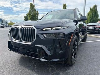 Thumbnail - 2023 BMW X7