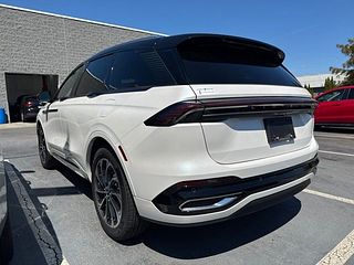 Thumbnail - 2026 Lincoln Nautilus