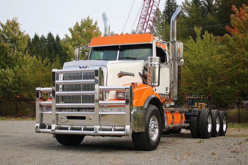 2019 Western Star 4900SA Day Cab Tri Drive 560 HP