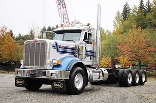2022 Peterbilt 367 HH Tri Drive Day Cab