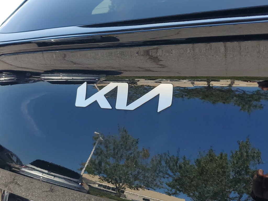 image-7 2023 Kia Sportage
