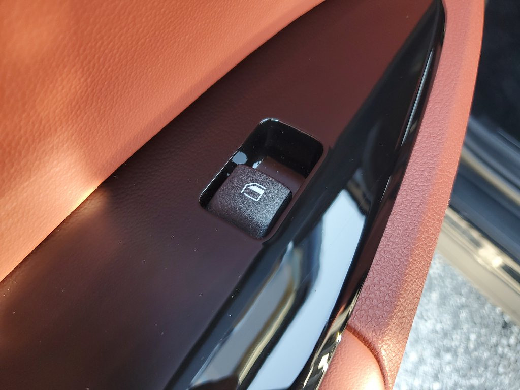 image-14 2023 Kia Sportage