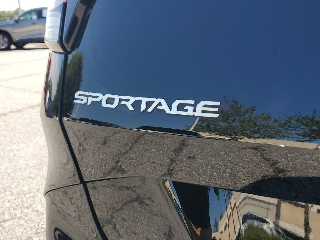 image-6 2023 Kia Sportage