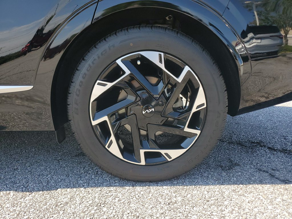 image-10 2023 Kia Sportage