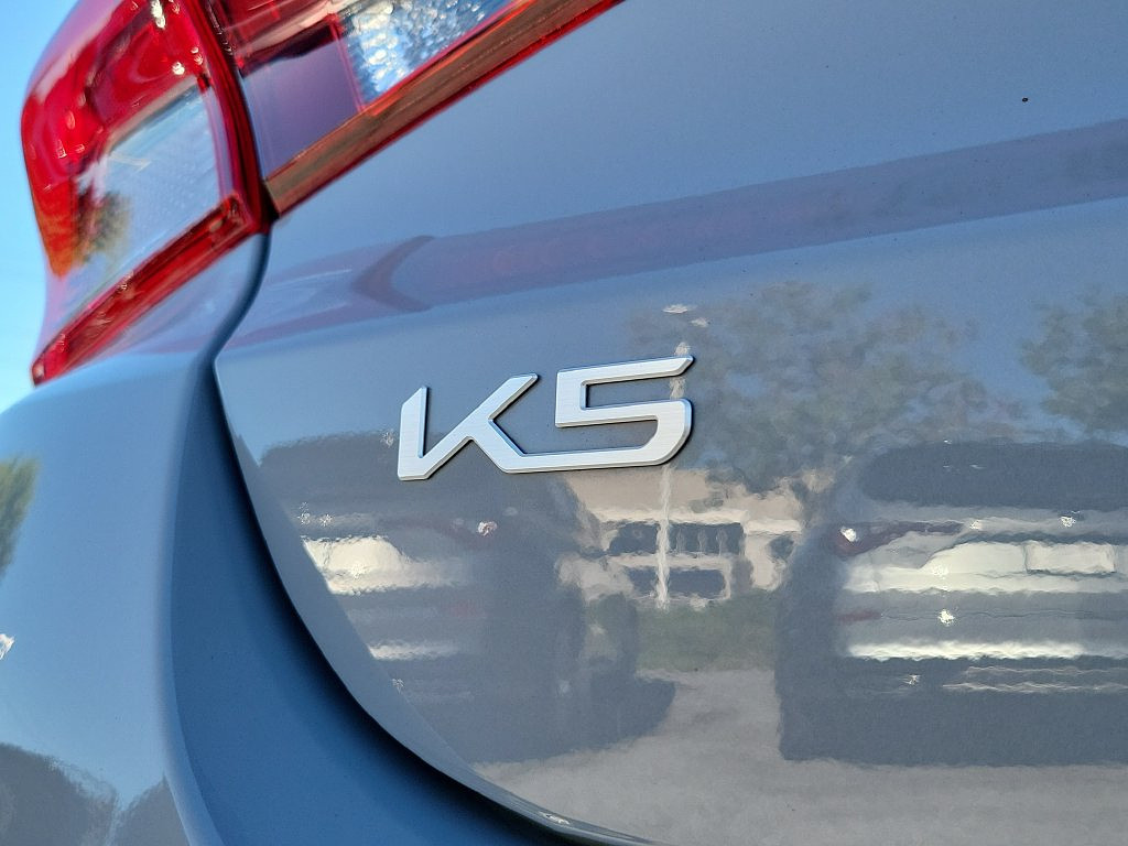 image-6 2023 Kia K5