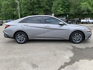 Thumbnail - 2024 Hyundai Elantra