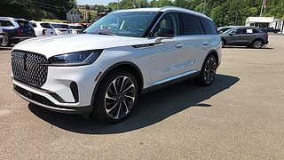 Thumbnail - 2025 Lincoln Aviator
