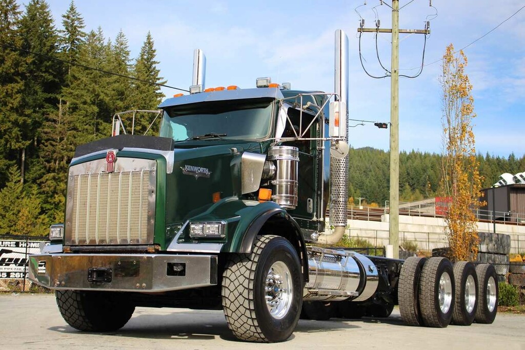 2019 Kenworth T800-Extended-Day-Cab-Tri-Drive-X15-565HP-18-Spd For